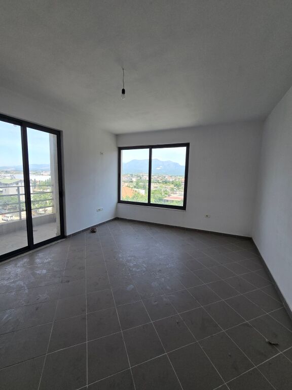 FOR SALE 1+1 APARTMENT IN THE KAMZA AREA