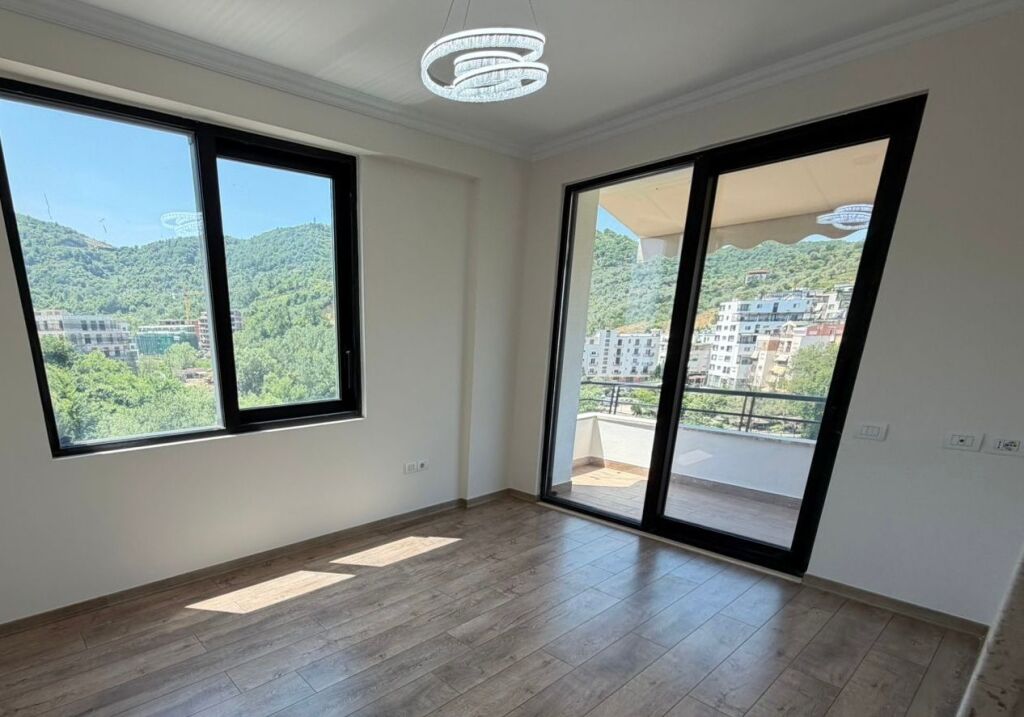 SHITET APARTAMENT 2+1 Liqeni i Thate
