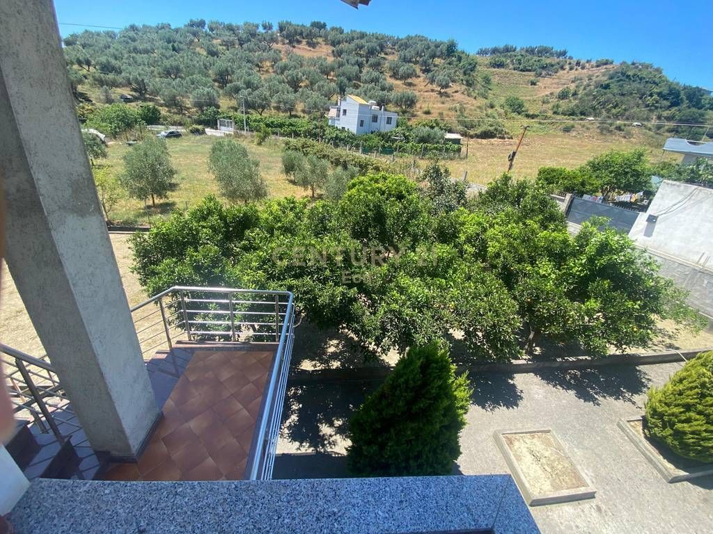 SHITET SUPER VILE NE ZONEN E SPITALLES,DURRES !!