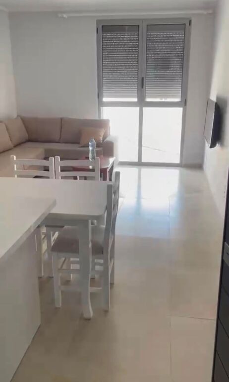 Qera | Apartament 2 + 1 | Rruga 5 Maji | 450 €/muaj