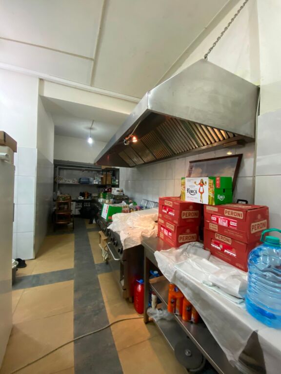 Opportunità di Investimento Esclusiva: Bar-Ristorante Premium in Vendita Vicino alla Stazione Ferroviaria, Durrës
