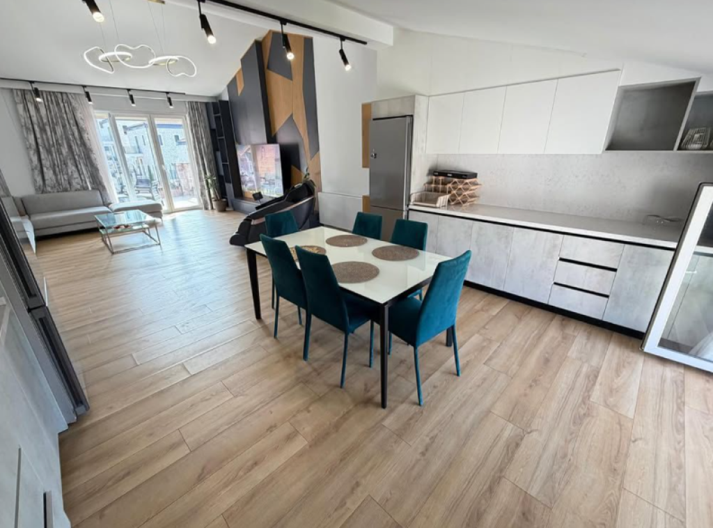 Attico in Affitto – Secret Garden Residence, vicino a TEG
