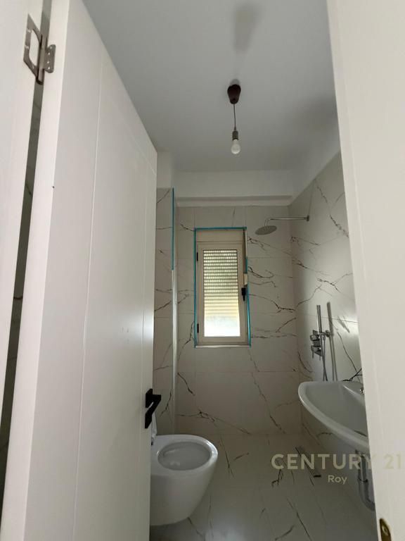 EKSKLUZIVE ! SHITET APARTAMENT 1+1 TEK SHKEMBI I KAVAJES !