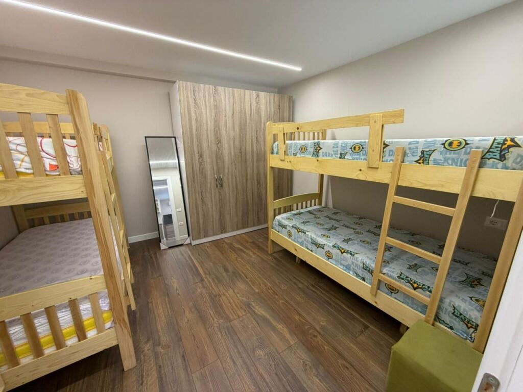 🏡 Jepet me qira apartament 1+1  📍 Vendndodhja: Sauk💶 Çmimi: 350 €/muaj (i padiskutueshëm)