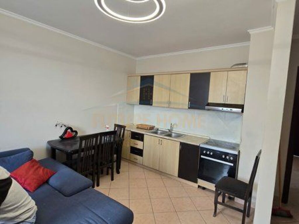 Shitet, Apartament 2+1, Unaza e Re