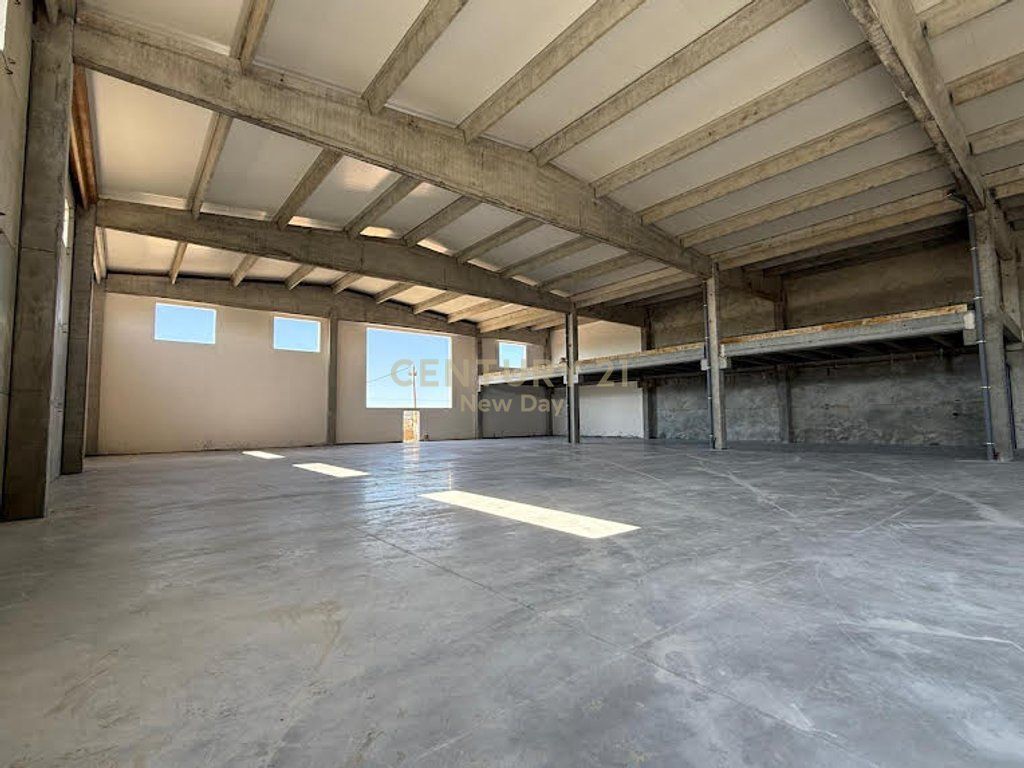 MAGAZZINO  TERRENO IN VENDITA. OCCASIONE