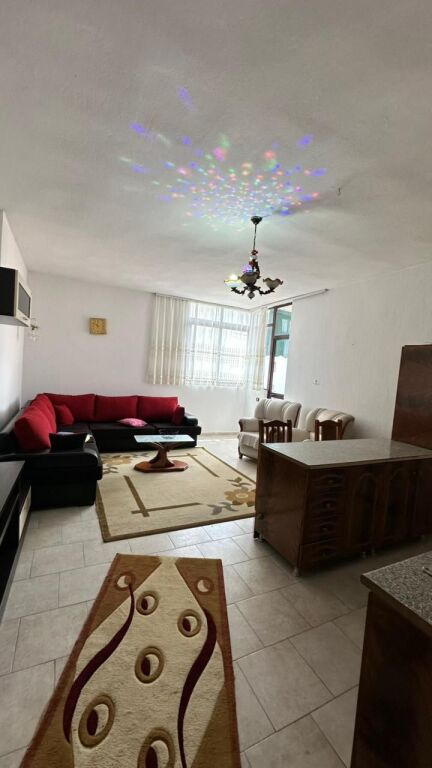 Jepet me Qira Apartament 1+1 pranë Kazazit, Durrës