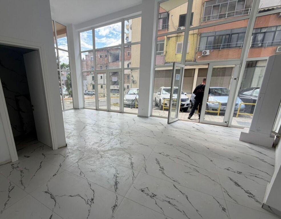 Jepet ambient me qera ne Qender