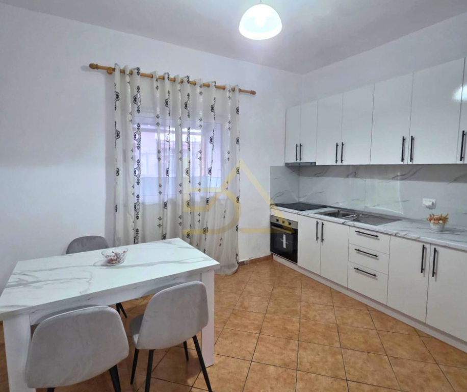 Appartamenti in Affitto – Durazzo, Spiaggia, Quartiere 13