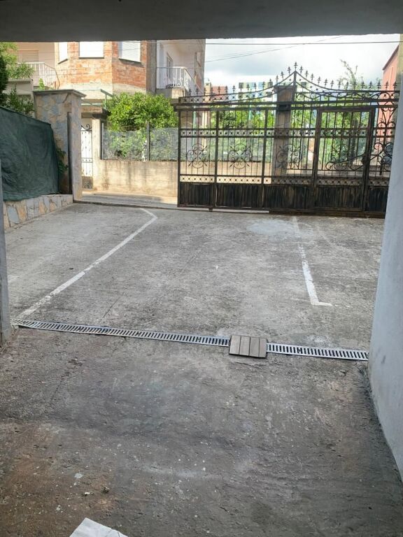 WAREHOUSE FOR RENT 130M2 PORCELAN