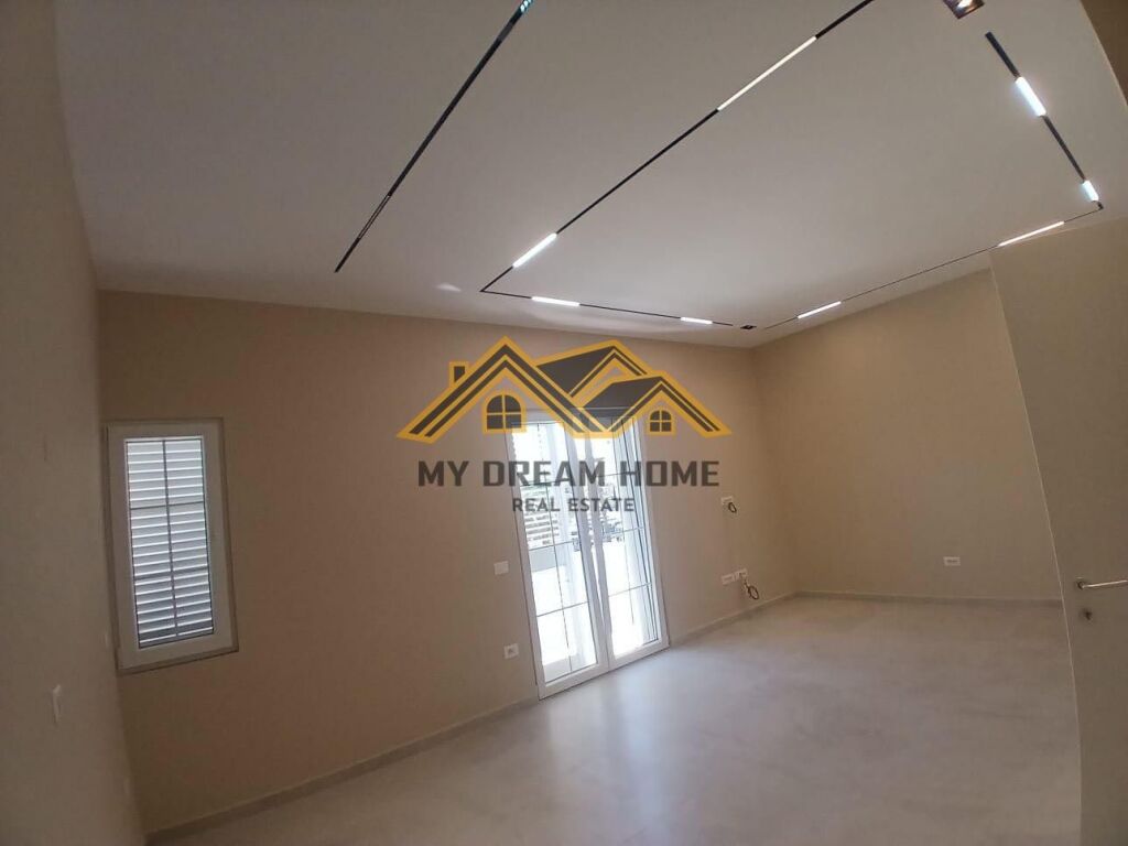 PREMISES FOR RENT AT THE TRAIN STATION, DURRES