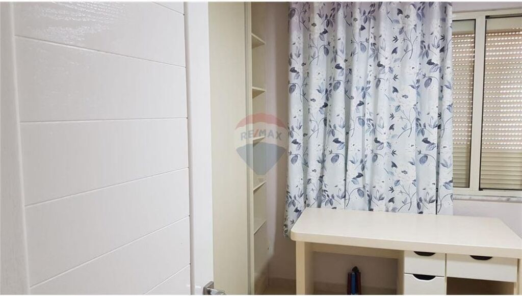 Appartamento 2+1+2 con veranda al Lago Secco!
