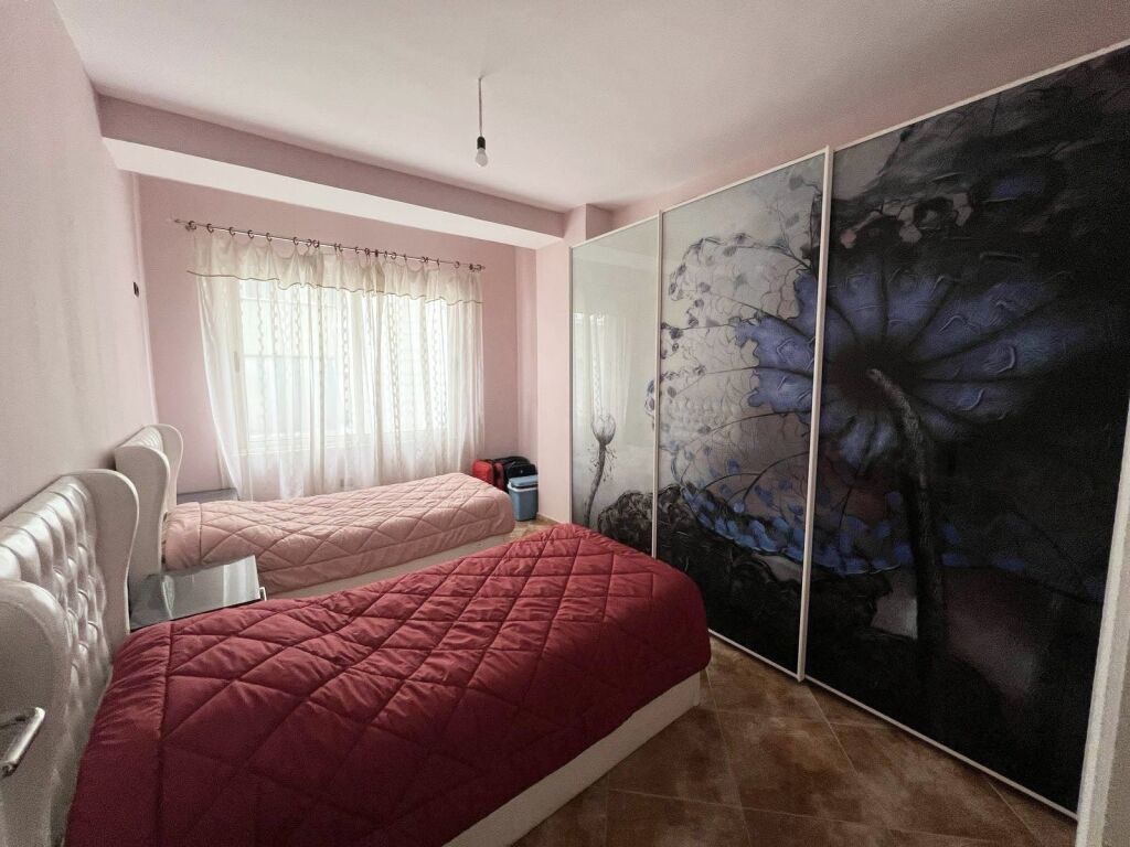 Jepet me qira apartament komod 2+1 në zonën e Freskut prane furre buke EUROPA!