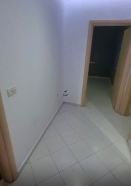 UFFICIO IN AFFITTO 80M2 21 DICEMBRE 50.000 LEKE FH-77267