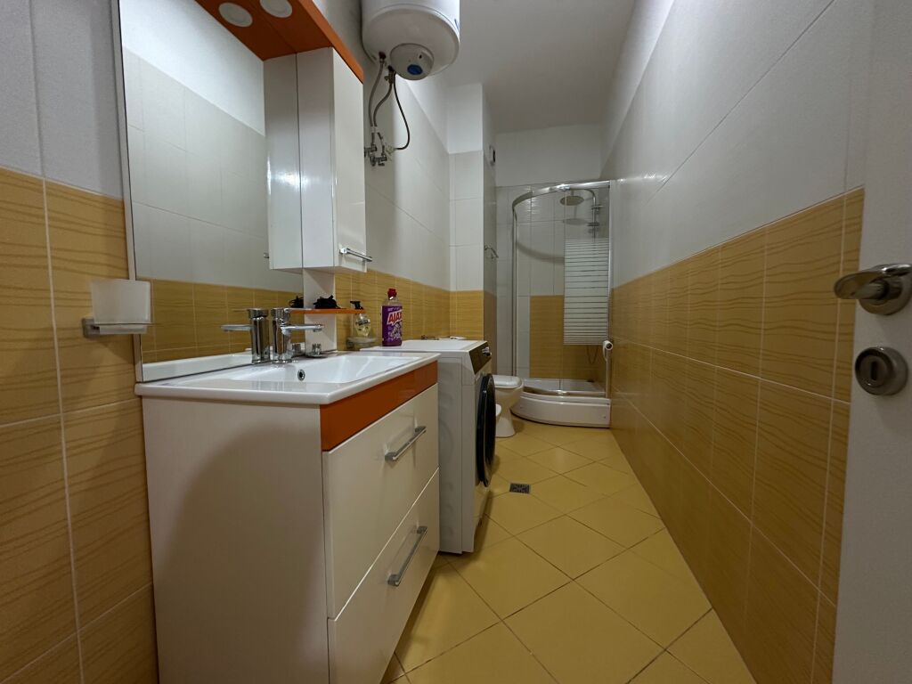 Affittasi appartamento 2+1 presso Komuna Parisit