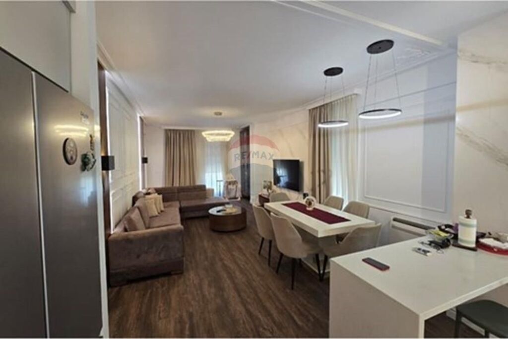 Apartment 3+1+2 parking spaces for rent Zogu I Zi
