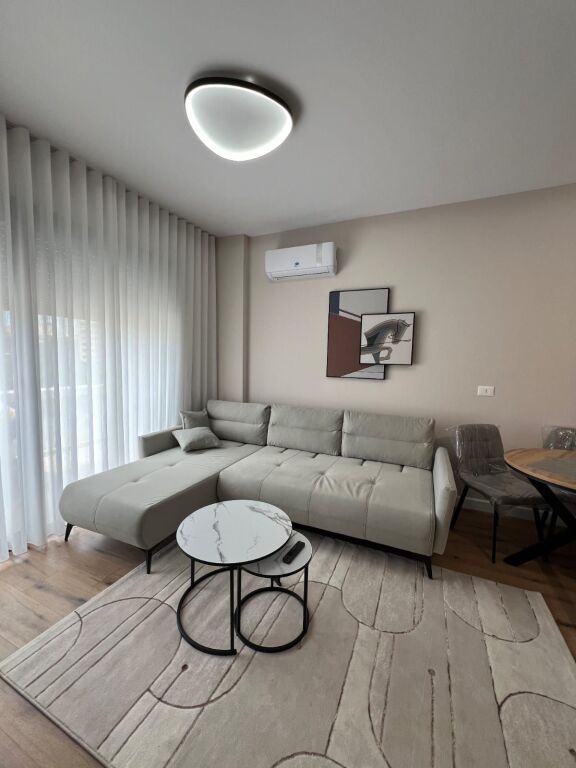 JEPET APARTAMENT ME QERA 1+1TEK LIQENI I THATE!