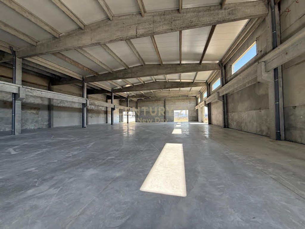 MAGAZZINO  TERRENO IN VENDITA. OCCASIONE