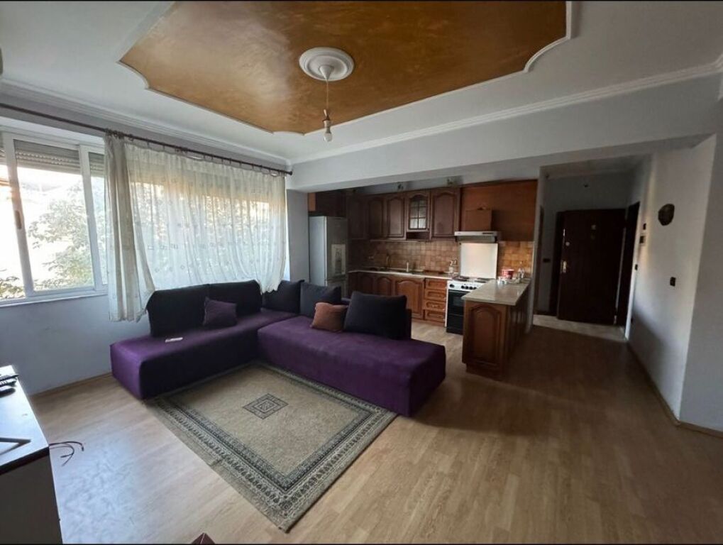 Affitto | Appartamento 3 + 1 | Camino | 600 €/mese
