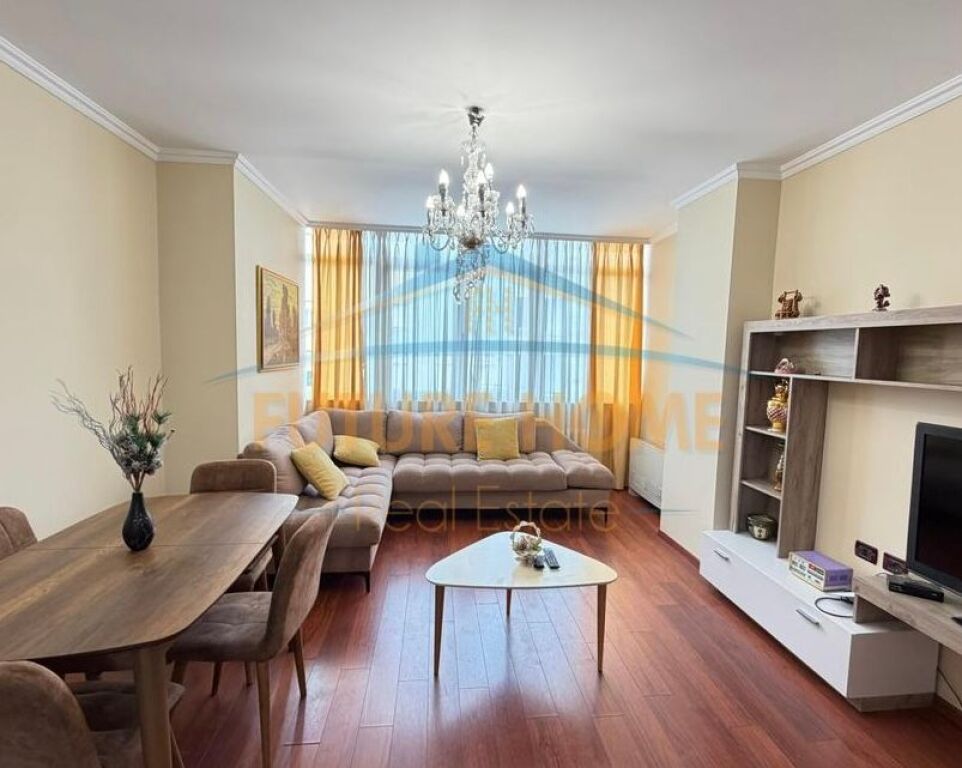 Shitet, Apartament 2+1, Bulevardi Zhan D'Ark