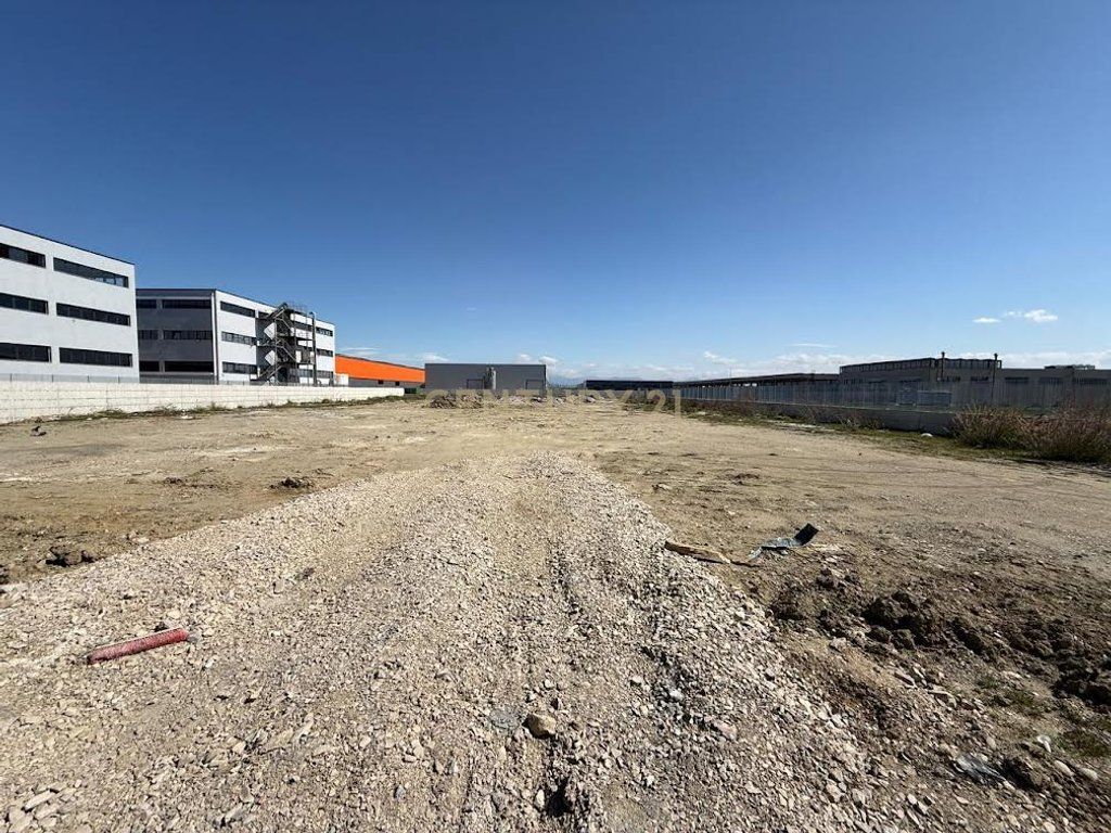 MAGAZZINO  TERRENO IN VENDITA. OCCASIONE
