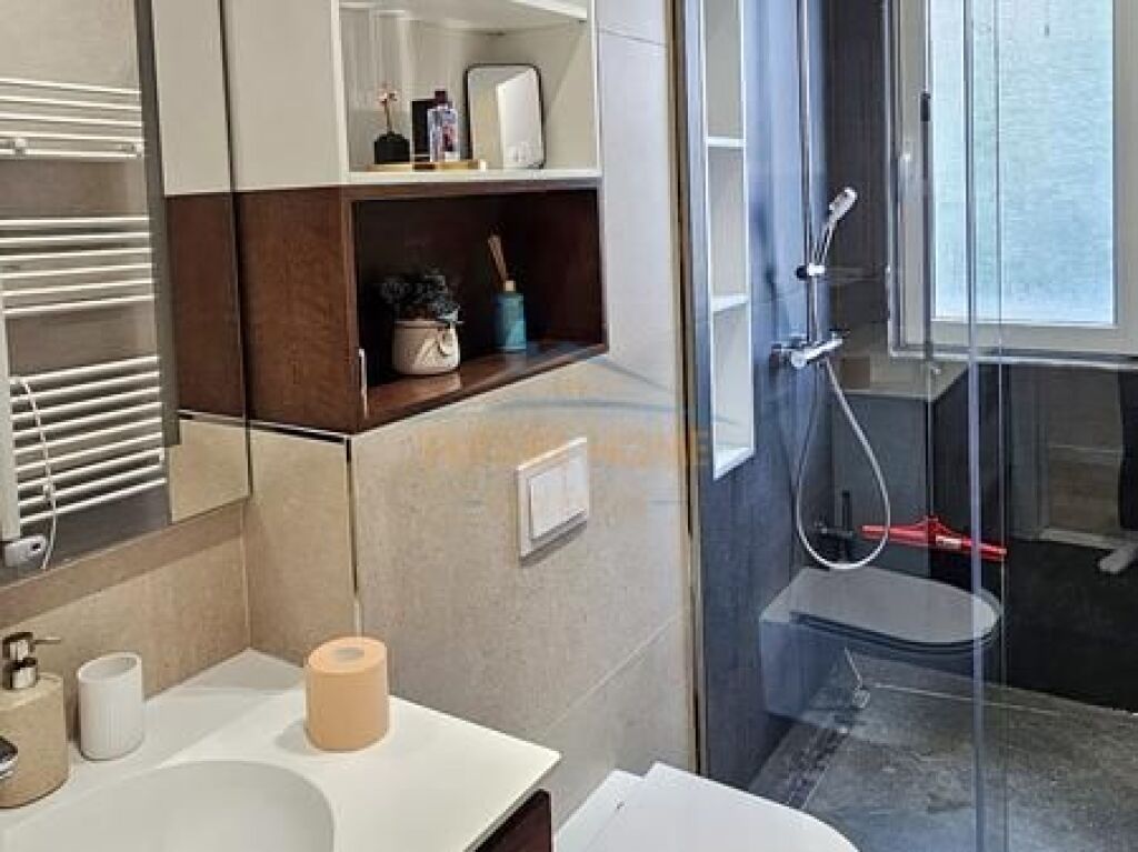Shitet, Apartament 3+1+2, Liqeni i Thatë, Tiranë