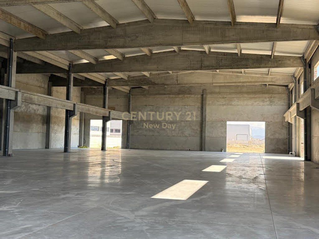 MAGAZZINO  TERRENO IN VENDITA. OCCASIONE