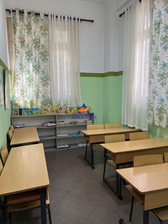LOCALE COMMERCIALE IN AFFITTO 160M2 "RRUGA RIZA CEROVA, VICINO ALLA SCUOLA 4 DESHMORET" 120.000 LEKE