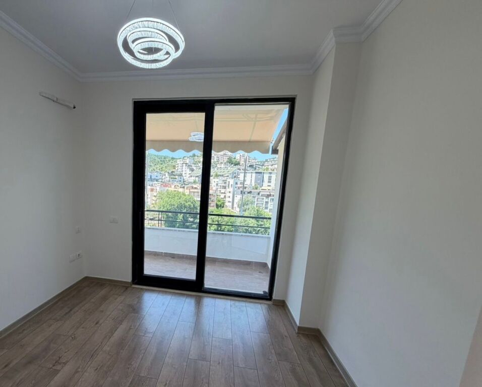 SHITET APARTAMENT 2+1 Liqeni i Thate