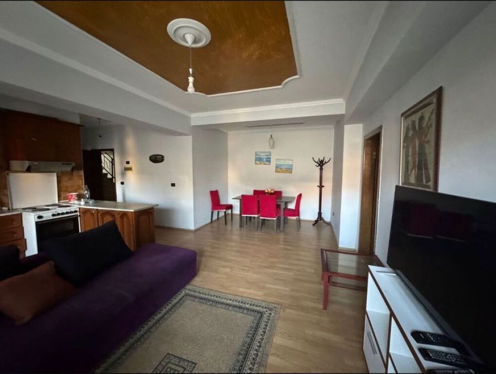 Affitto | Appartamento 3 + 1 | Camino | 600 €/mese
