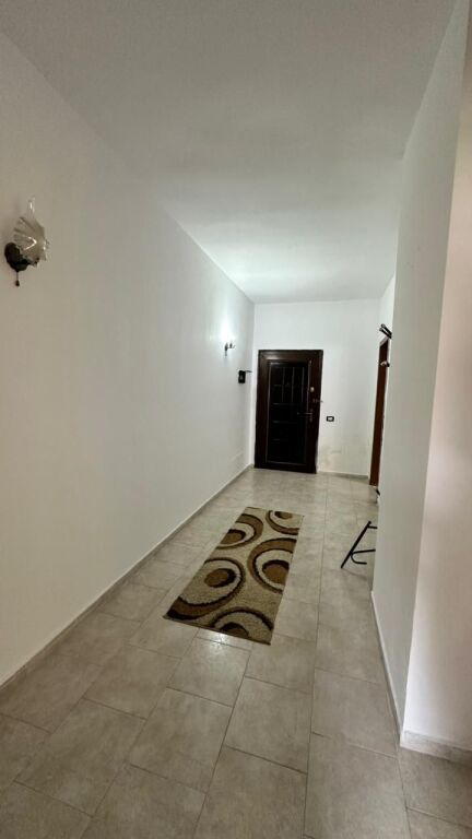 Jepet me Qira Apartament 1+1 pranë Kazazit, Durrës