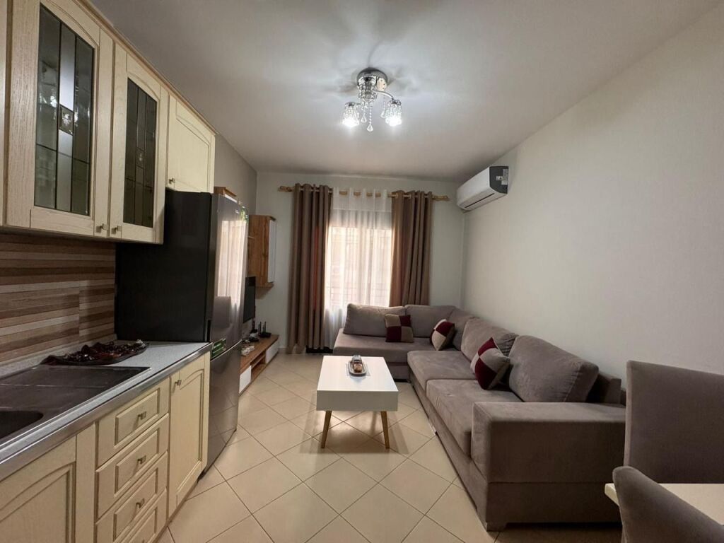 Astir, prane Bar xhameros, jepet me qira apartament 2+1! 50.000 Leke