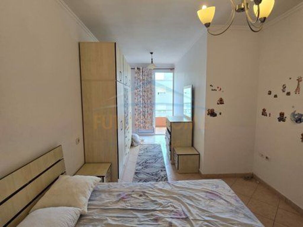 Shitet, Apartament 2+1, Unaza e Re