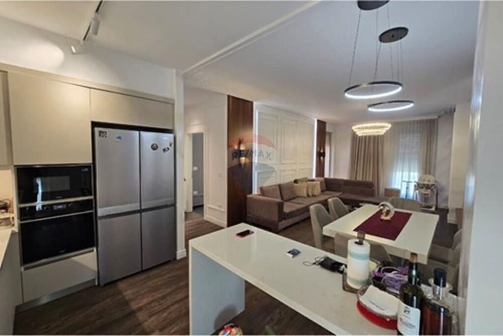 Apartment 3+1+2 parking spaces for rent Zogu I Zi