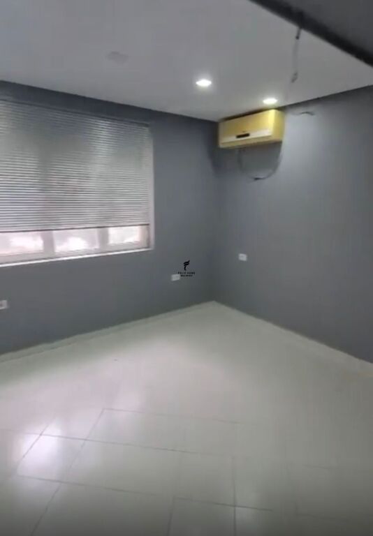 UFFICIO IN AFFITTO 80M2 21 DICEMBRE 50.000 LEKE FH-77267