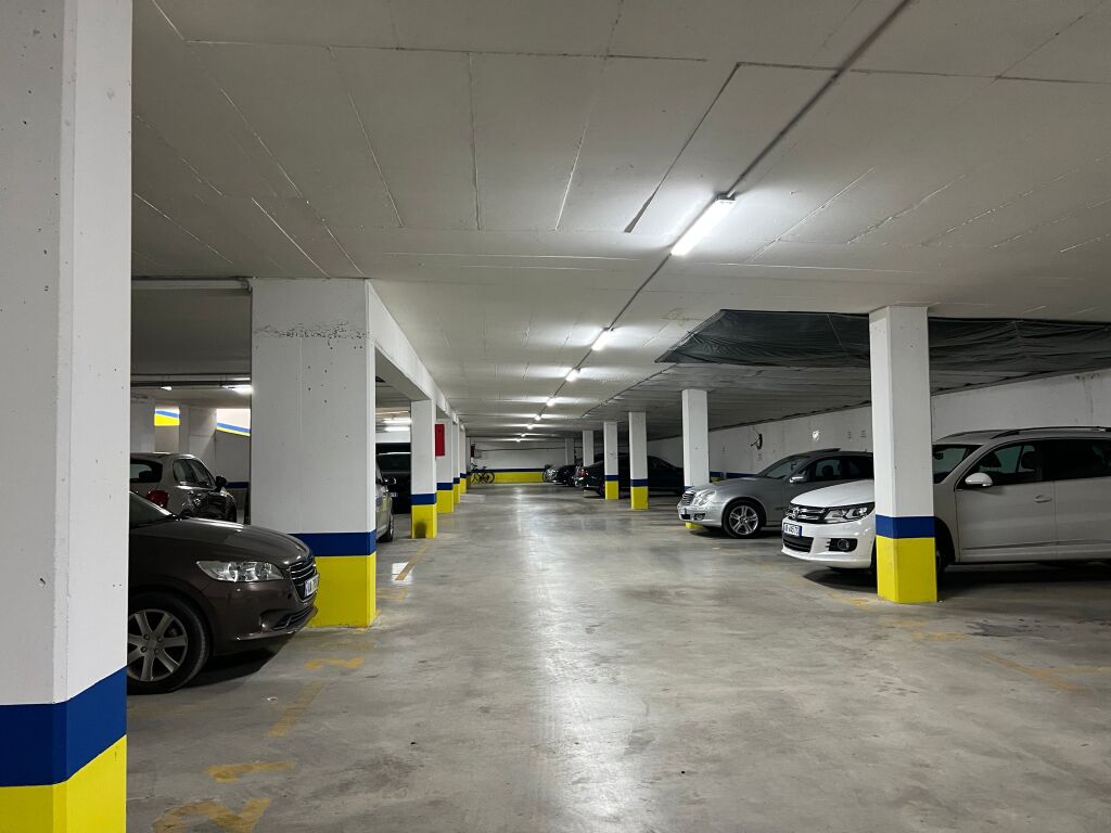 Rent, Apartment 2+1+parking space Albanopoli Street