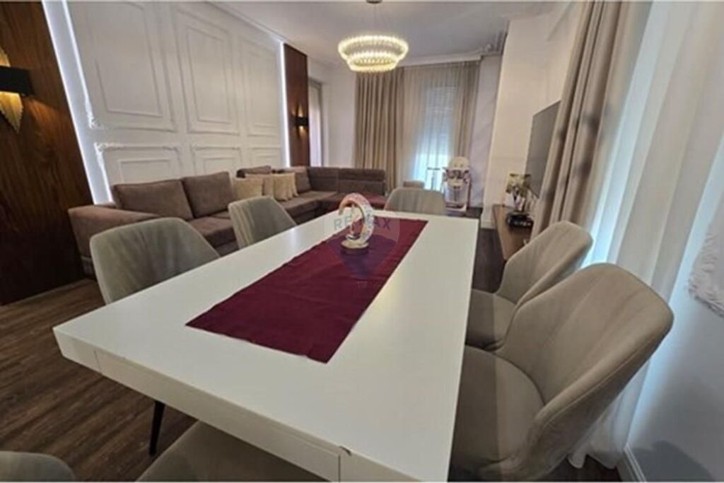 Apartment 3+1+2 parking spaces for rent Zogu I Zi