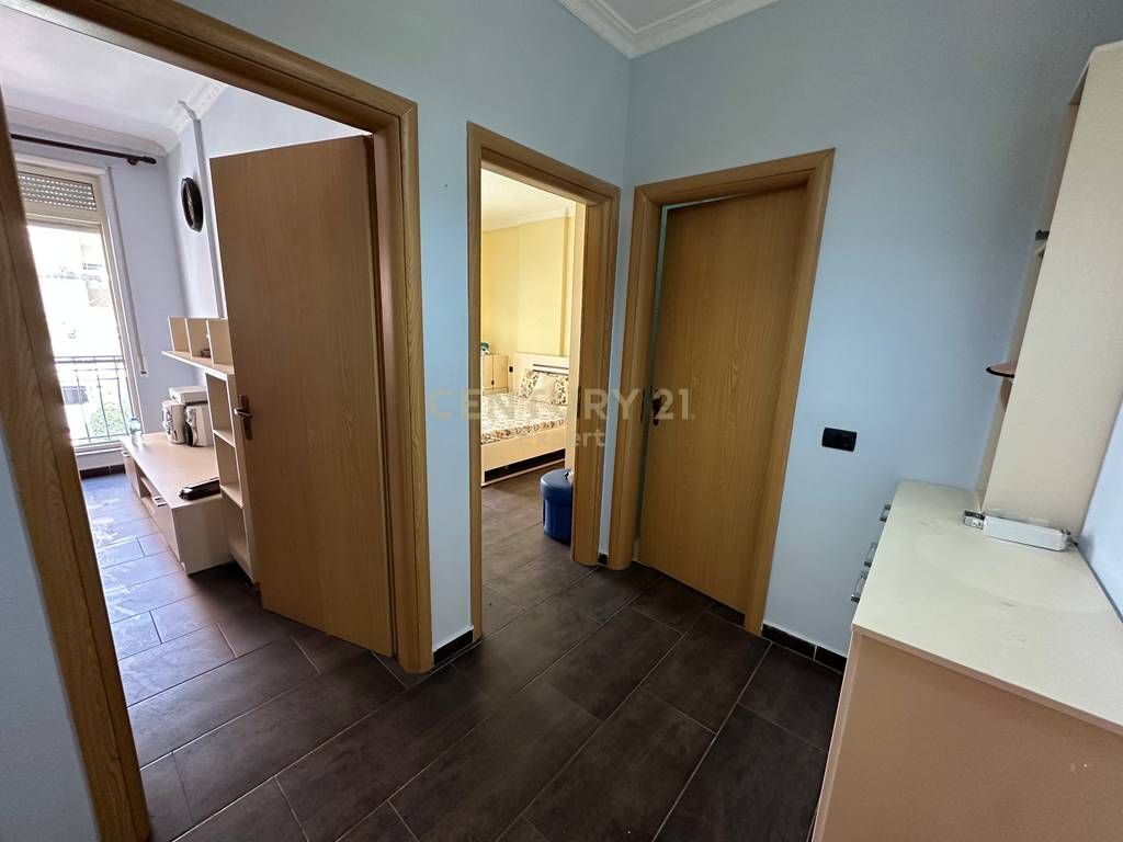 Shitet apartament 1+1 te Shkembi i Kavajes