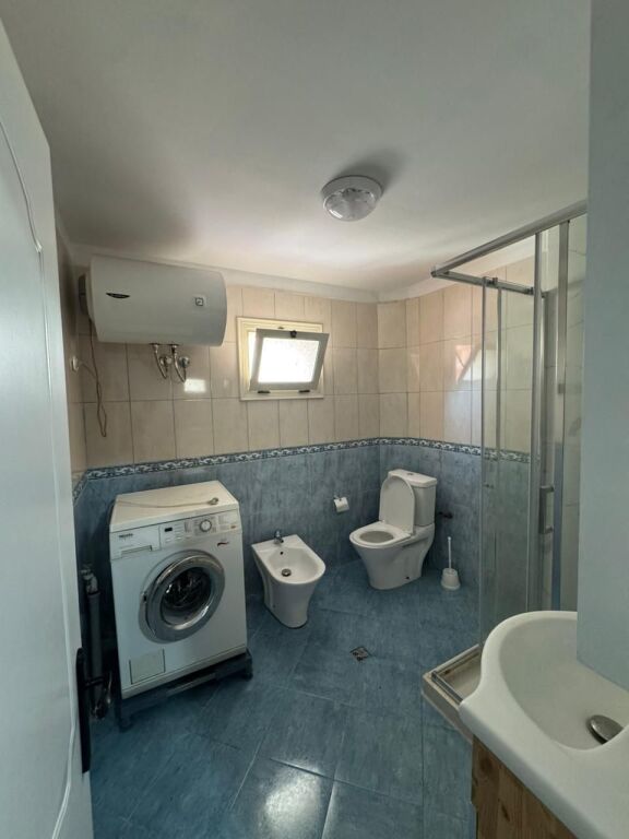 JEPET APARTAMENT ME QERA 1+1 PORCELAN