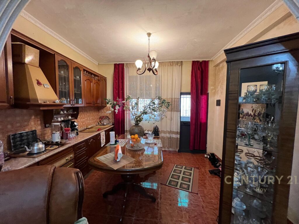OKAZION **SHITET SHTEPI PRIVATE NE SHKOZET,DURRES!! 650€/m2**