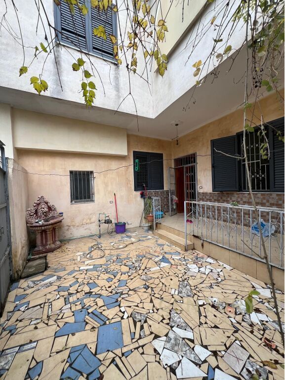 OKAZION **SHITET SHTEPI PRIVATE NE SHKOZET,DURRES!! 650€/m2**