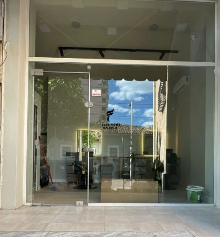 NEGOZIO IN VENDITA 24M2 VIA DELLE BARRICATE 150.000 EURO FH-77306