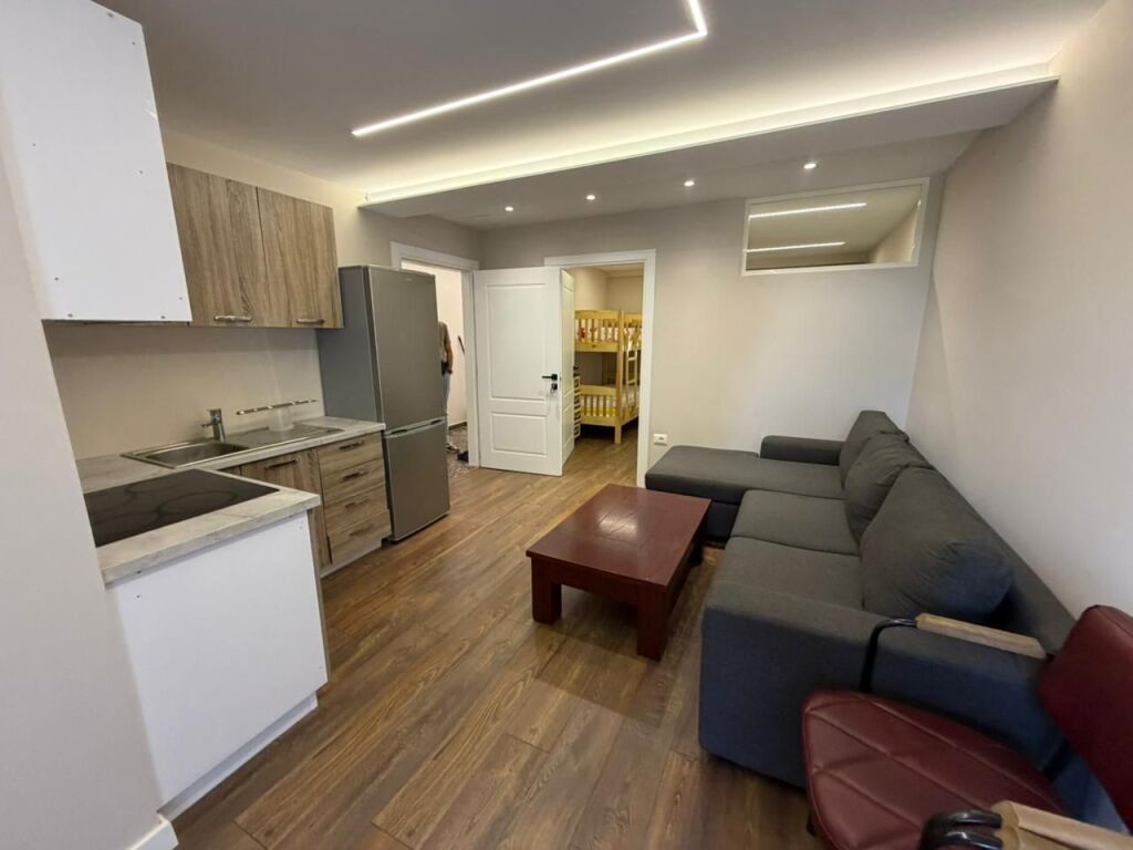 🏡 Jepet me qira apartament 1+1  📍 Vendndodhja: Sauk💶 Çmimi: 350 €/muaj (i padiskutueshëm)