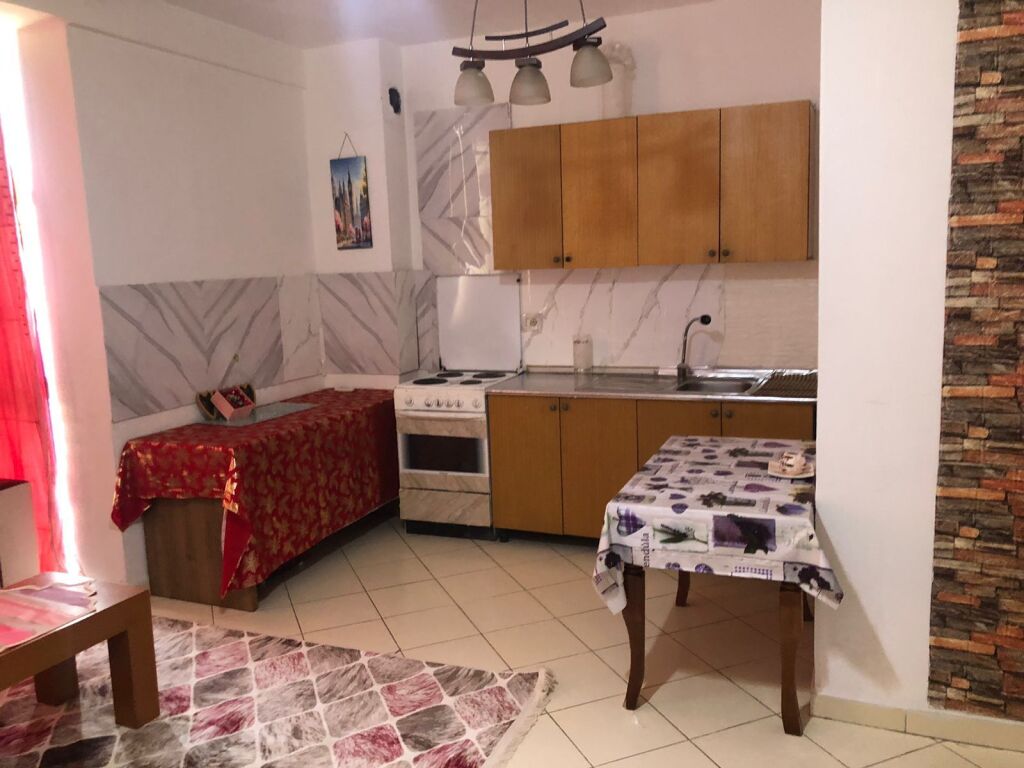 Appartamento 1+1 in affitto ad Astir.