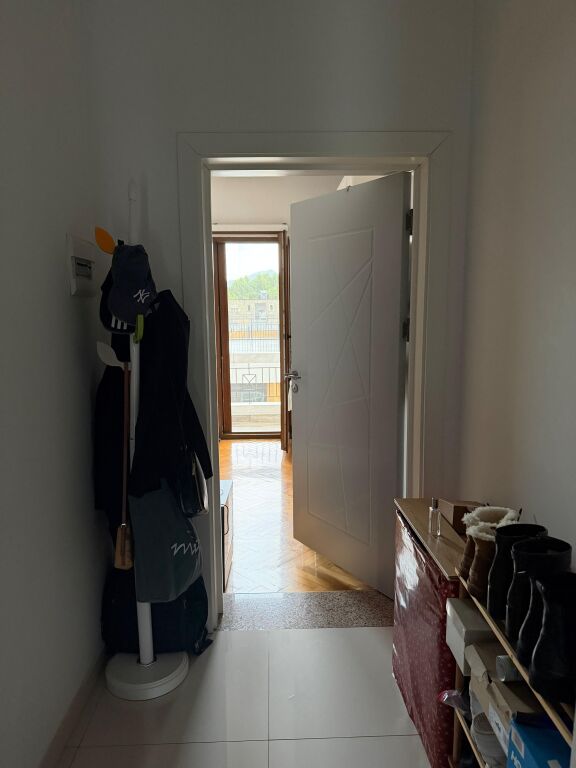 1+1,kat 5 pa ashensore,gjykata e rrethit,550 euro