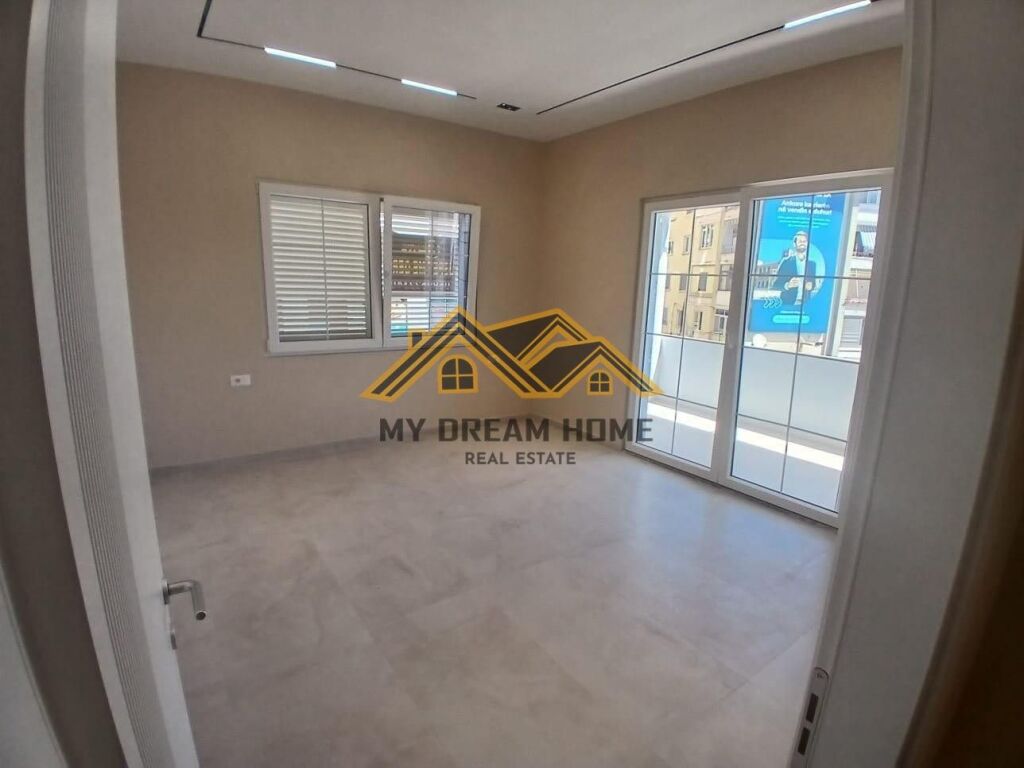 PREMISES FOR RENT AT THE TRAIN STATION, DURRES