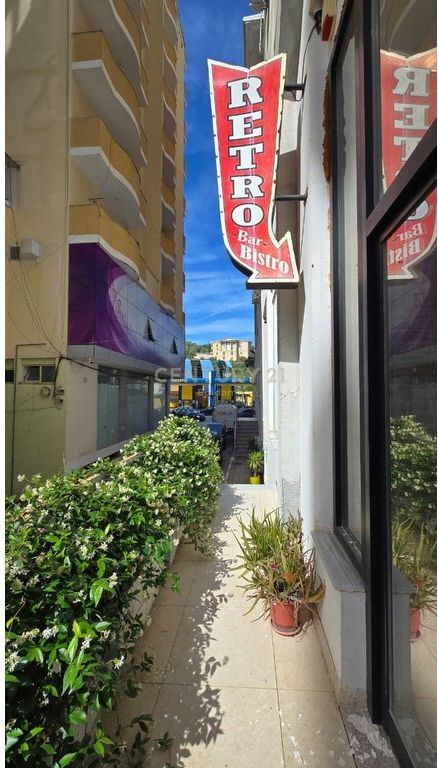Vendita Locale Commerciale a Lushnjë – Totalmente Investito, Solo 20 m dalla Strada Principale