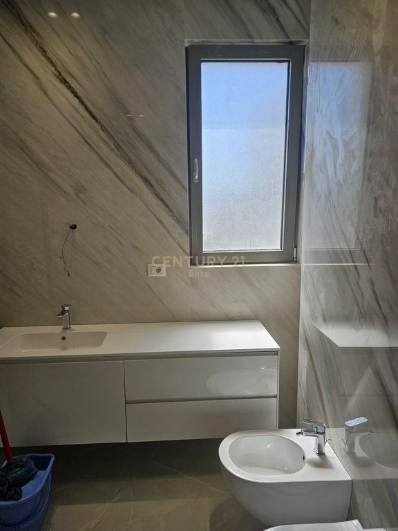 Appartamento 2+1 in affitto nel complesso “Green Valley”, Lago Secco, Tirana – 1.900€ | 131,2 m²