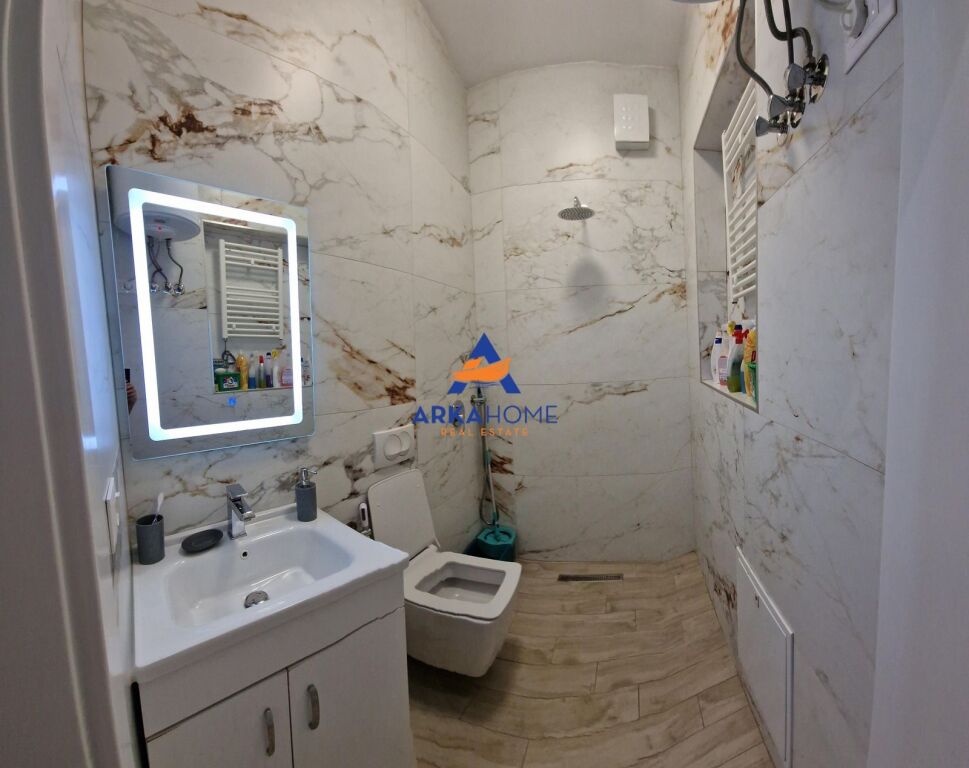 VENDESI PRIVATO IN VENDITA 2+1+BALCONE "XHAMLLIK" 48.000.000 LEKE