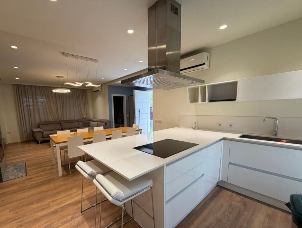 VILLA FOR RENT, TEG
